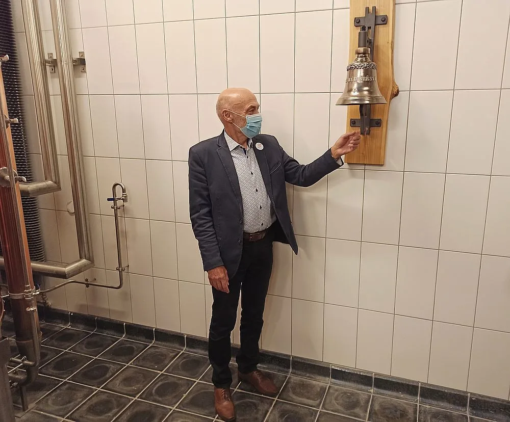 Zazvoněním na zvon se v domažlickém pivovaru opět oznamuje dokončení nové várky piva