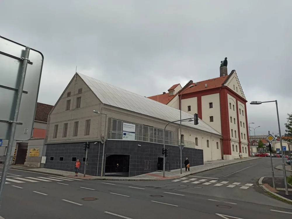 Zazvoněním na zvon se v domažlickém pivovaru opět oznamuje dokončení nové várky piva