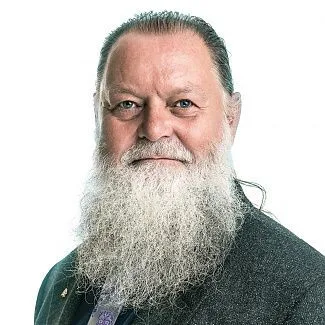 Lumír Aschenbrenner (ODS) obhájil křeslo v Senátu a v duelu porazil Daniela Kůse (Piráti)