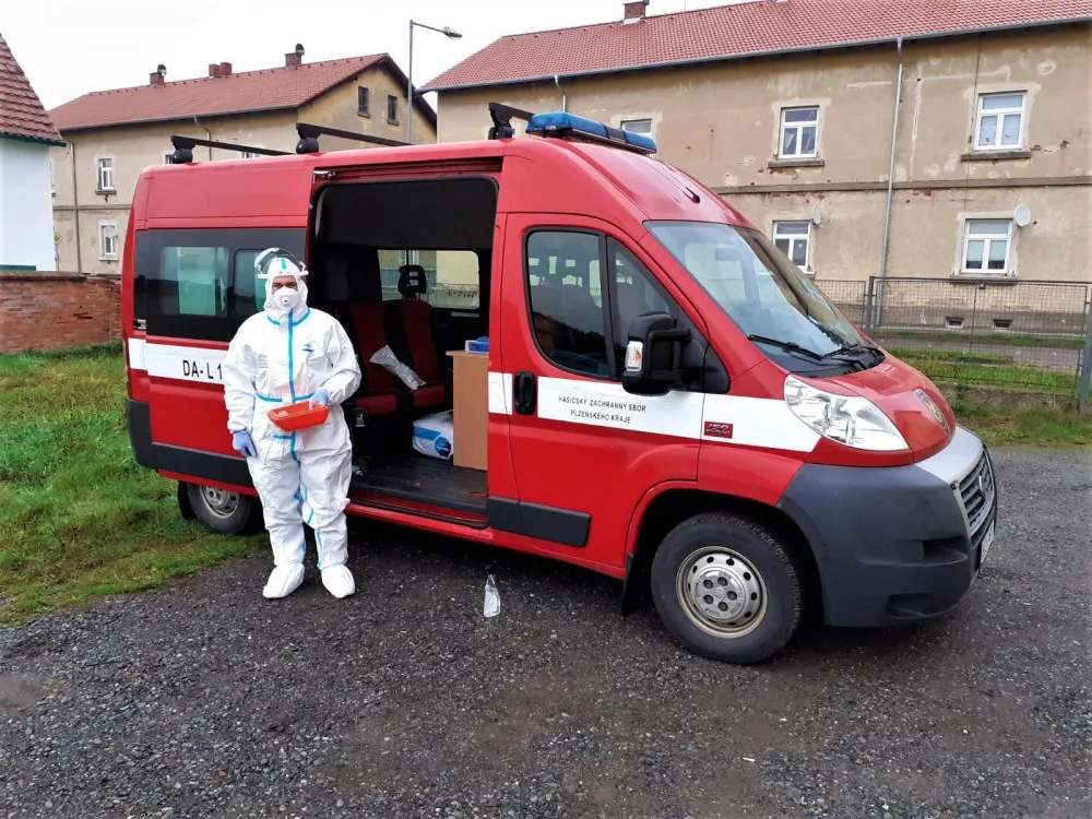 Hasiči v Plzeňském kraji postavili vlastní mobilní tým pro odběr vzorků a dnes poprvé vyrazili do akce