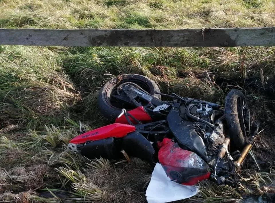 Při tragické srážce dvou motocyklů zahynuli dva muži, jeden z nich po nehodě ohořel