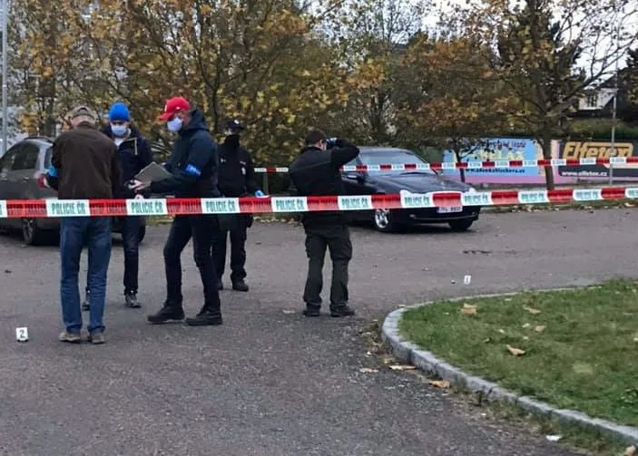 Policisté na místě pátečního incidentu