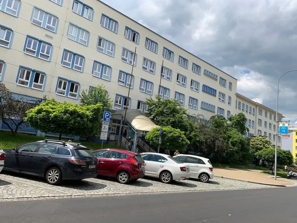 Polikliniku Slovany by měl získat nový majitel od města za 125 milionů