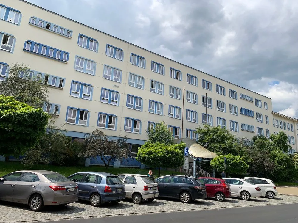 Zastupitelé Plzně schválili uzavření kupní smlouvy na prodej Polikliniky Slovany