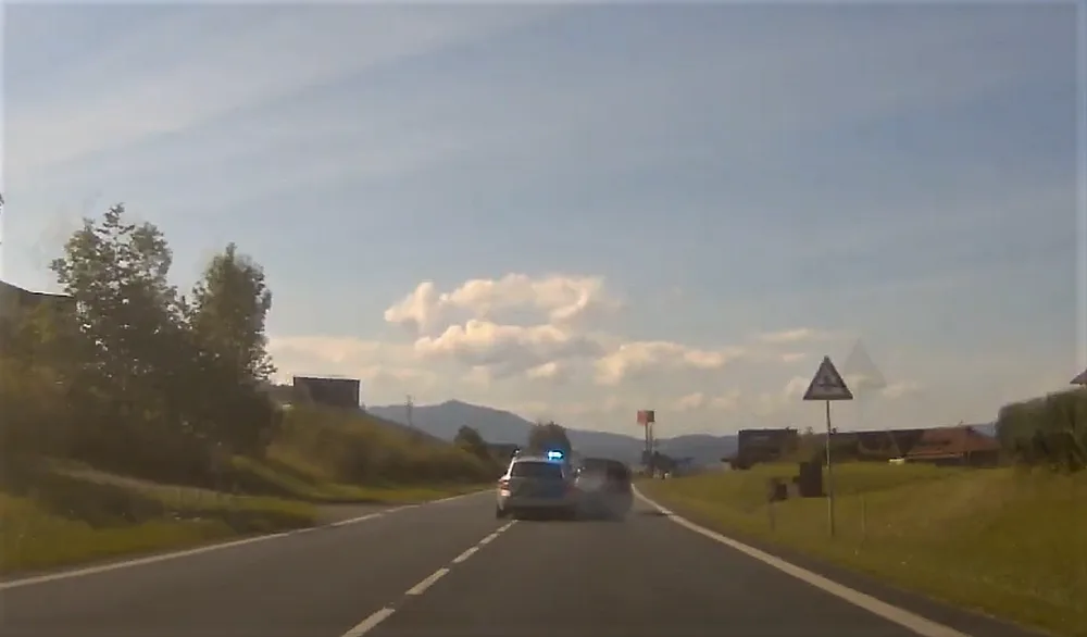 Drogový dealer, kterého policista zastavil bravurním zákrokem při divoké honičce, zásoboval prostitutky pervitinem