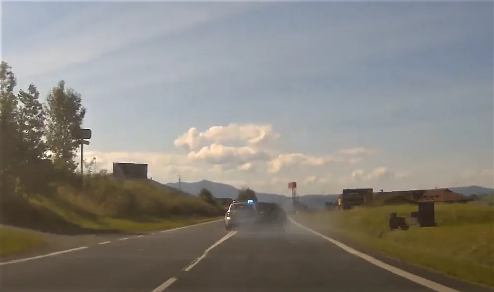 Drogový dealer, kterého policista zastavil bravurním zákrokem při divoké honičce, zásoboval prostitutky pervitinem