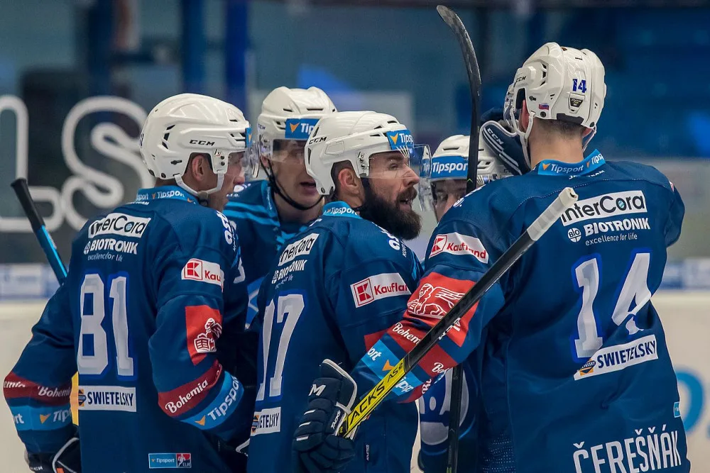 Gólová smršť korunovaná Přikrylovým hattrickem, Plzeň na domácím ledě přehrála Zlín 7:5