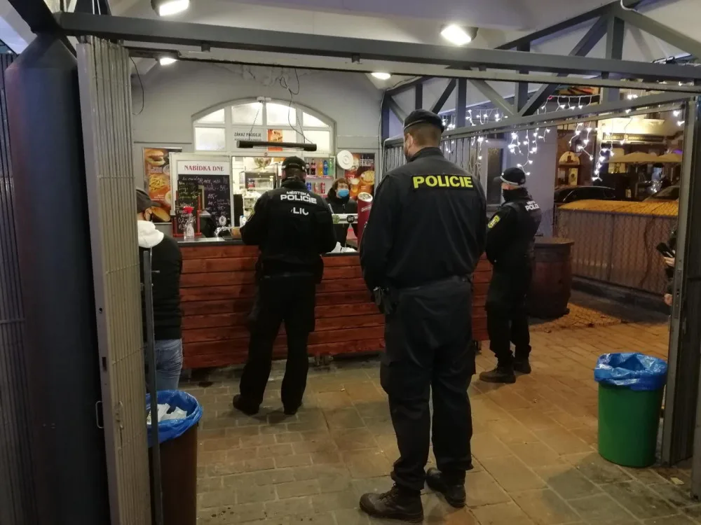 Páteční kontrola hospod a restaurací