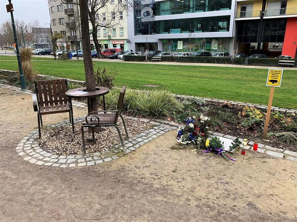 Lavička Václava Havla v Plzni