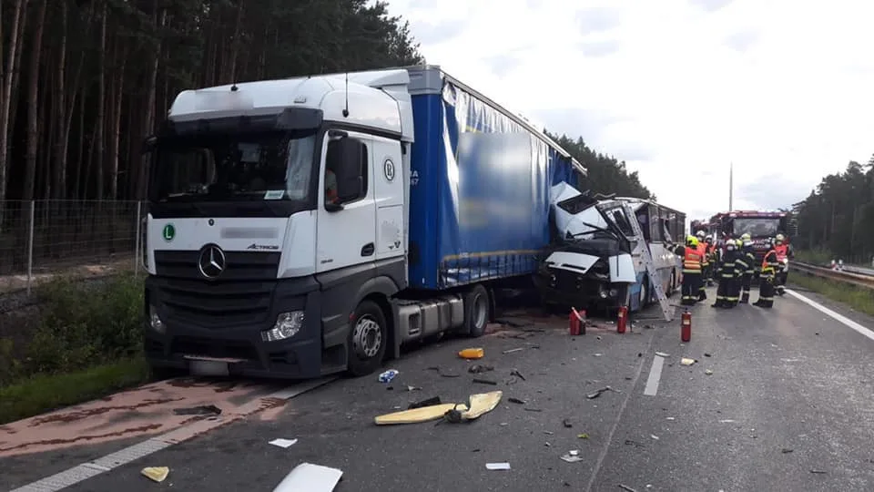 Jen loni zahynulo na silnicích v Plzeňském kraji 31 osob, policie evidovala 3731 nehod