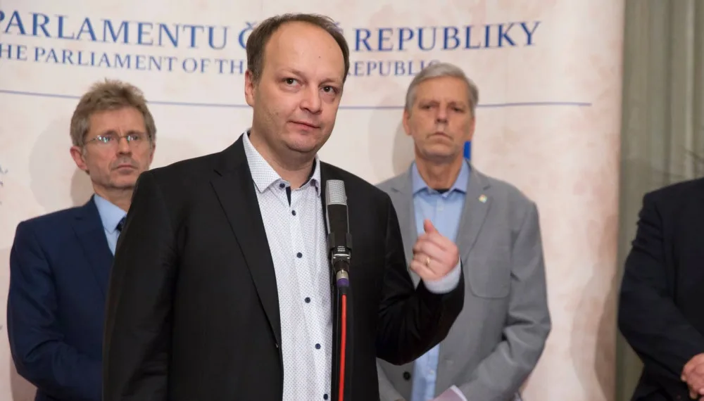 size4-16106311987694-2-senator-laska-o-postvavani-lidi-mocnymi-v4-i-korupci-za-babise-v-evrope-nevidane