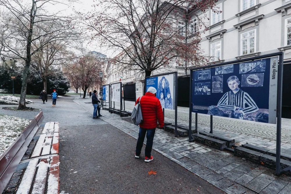 Vývoj česko-izraelské vztahů představují dvě výstavy z pera studentů plzeňské Sutnarky