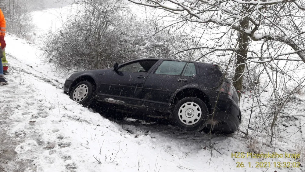 Nehoda za Starým Plzencem na komunikaci 18026/III před odbočkou na Šťáhlavy