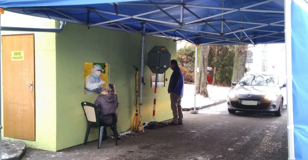 Nemocnice žádají zájemce o testy: Pokud se nemůžete dostavit, zrušte rezervaci