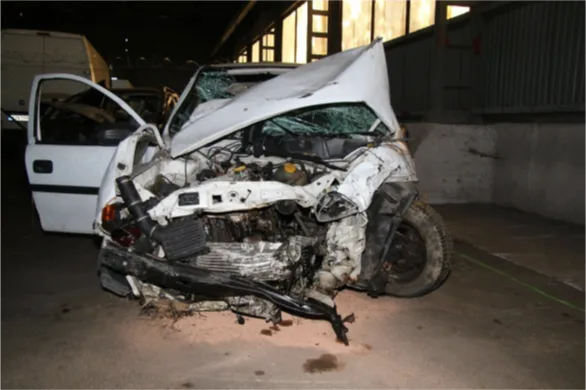 Zloděj z garáže kromě nářadí ukradl i auto, pak se vyboural a skončil v nemocnici
