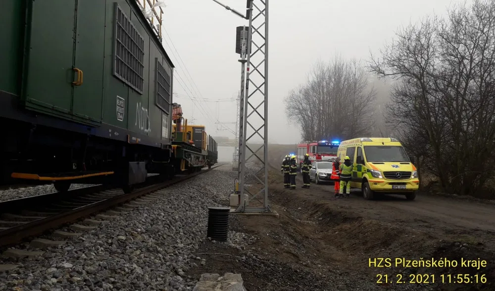 Zaměstnance ČD zasáhl při práci na nádraží elektrický proud, utrpěl rozsáhlé popáleniny