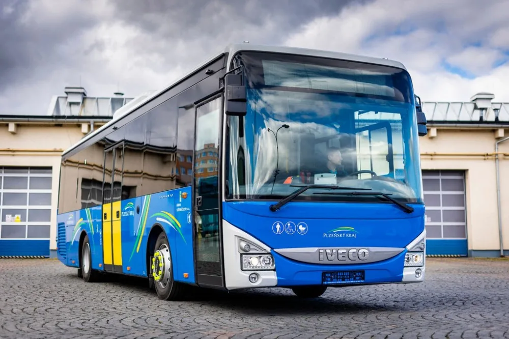 Většinu autobusové dopravy v regionu provozuje společnost Arriva Střední Čechy