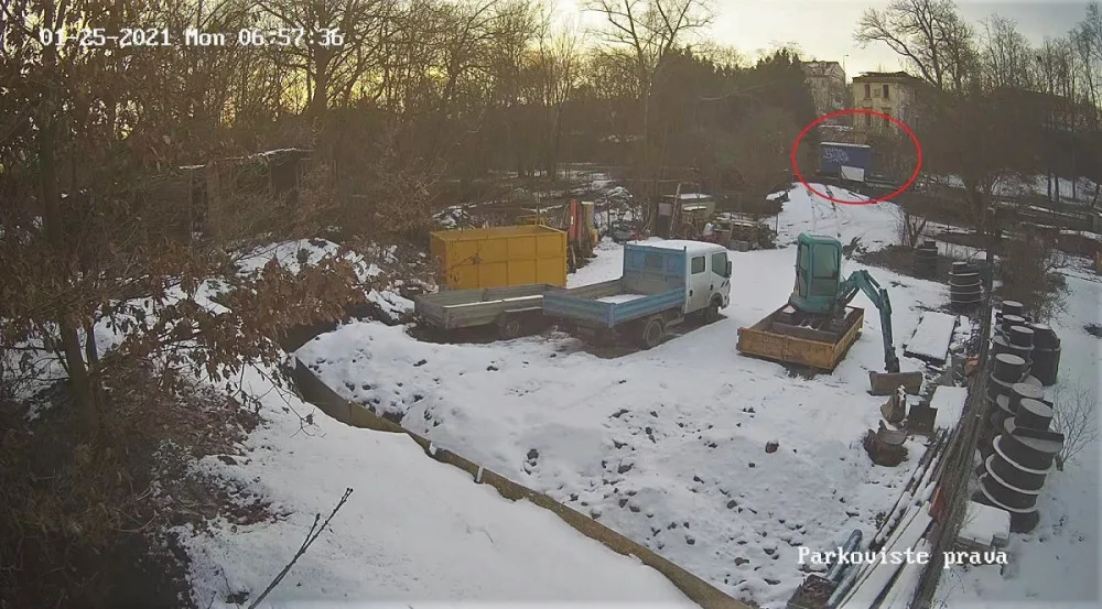 Velké pátrání po velké krádeži, zloděj ukradl stavební buňku
