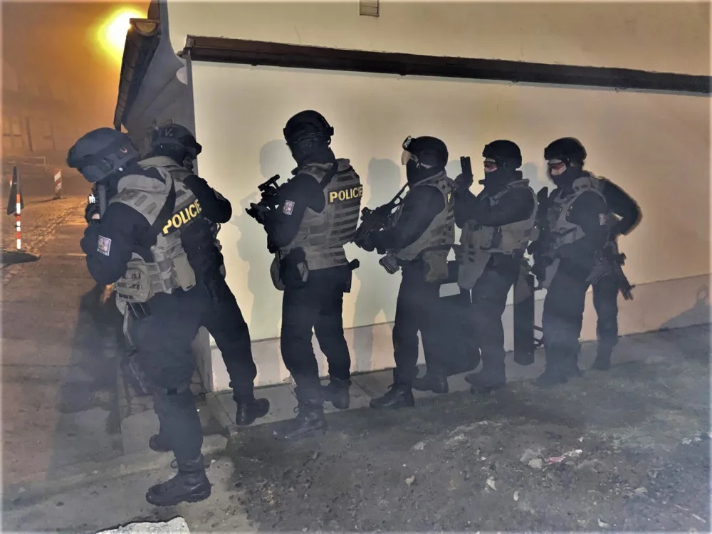Drama na Plzeňsku. V akci proti ozbrojenému muži byla policejní zásahovka i vyjednavač