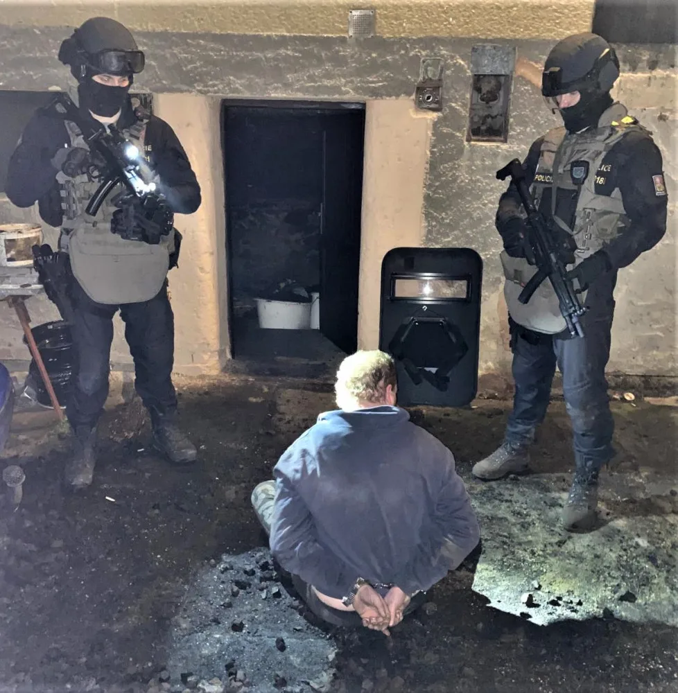 Muž krátce po zadržení