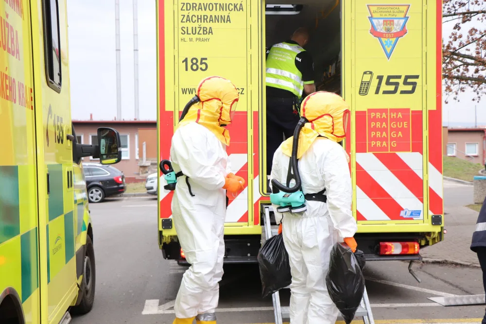 Transporty pacientů, pro které už nemají zařízení v kraji volnou kapacitu