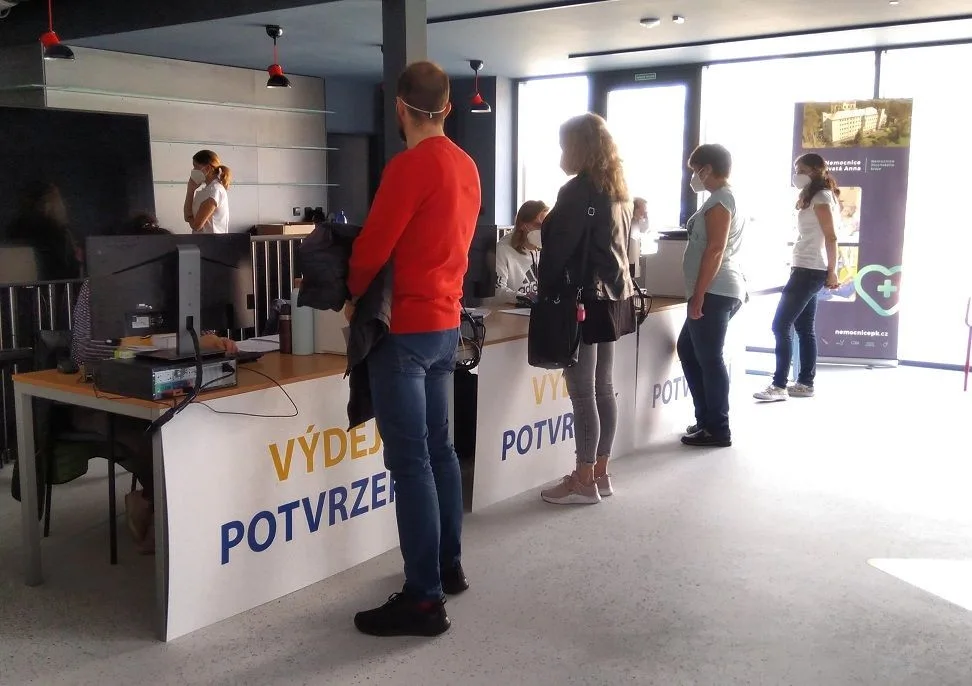 Velkokapacitní očkovací centrum Plzeňského kraje zahajuje konečně pravidelný provoz
