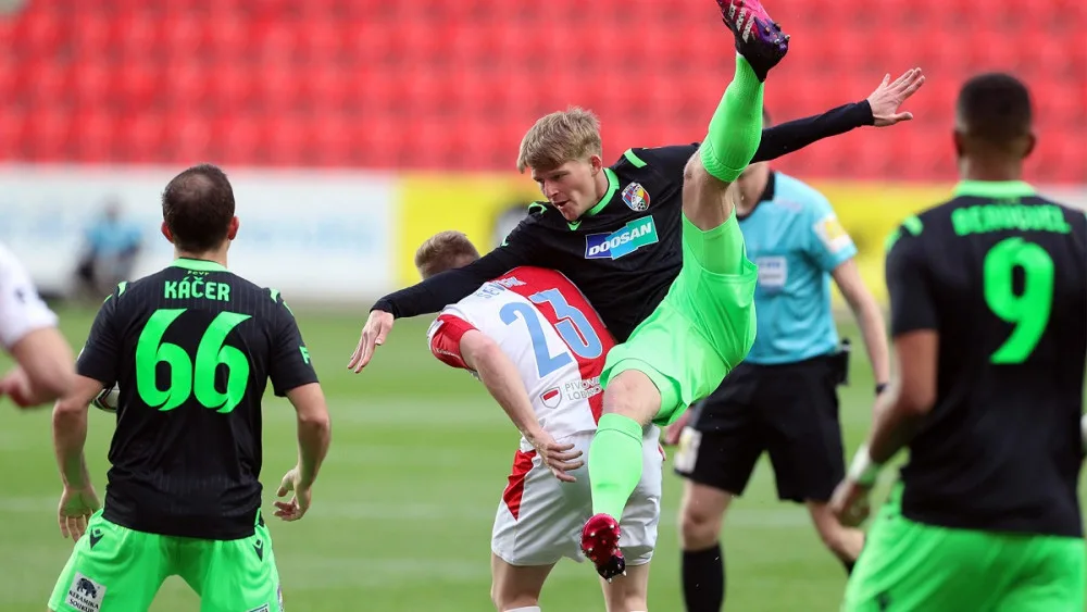 Plzeň nestačila na mistrovskou Slavii, v Edenu prohrála vysoko 5:1