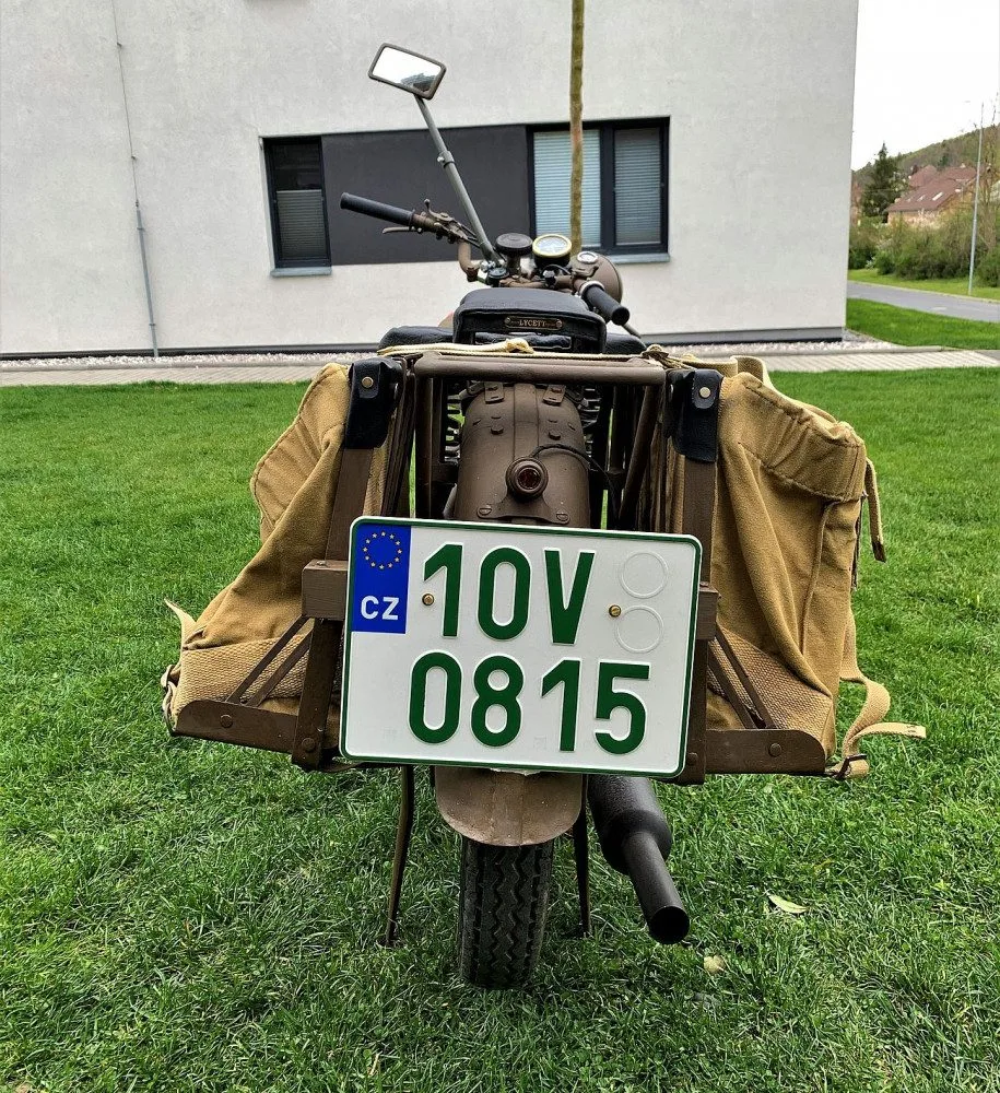 Válečná motorka se z bojiště v Itálii po letech dostala do Česka, teď má premiéru na Slavnostech svobody