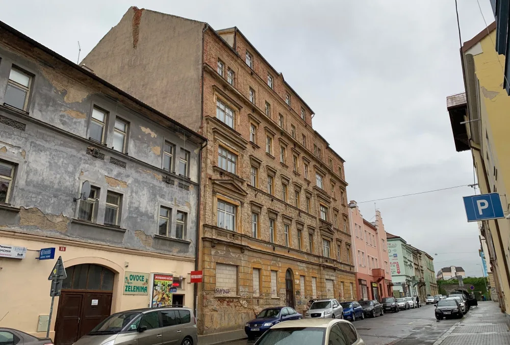 Nechvalně proslulý rómský dům v Resslově ulici čeká demolice