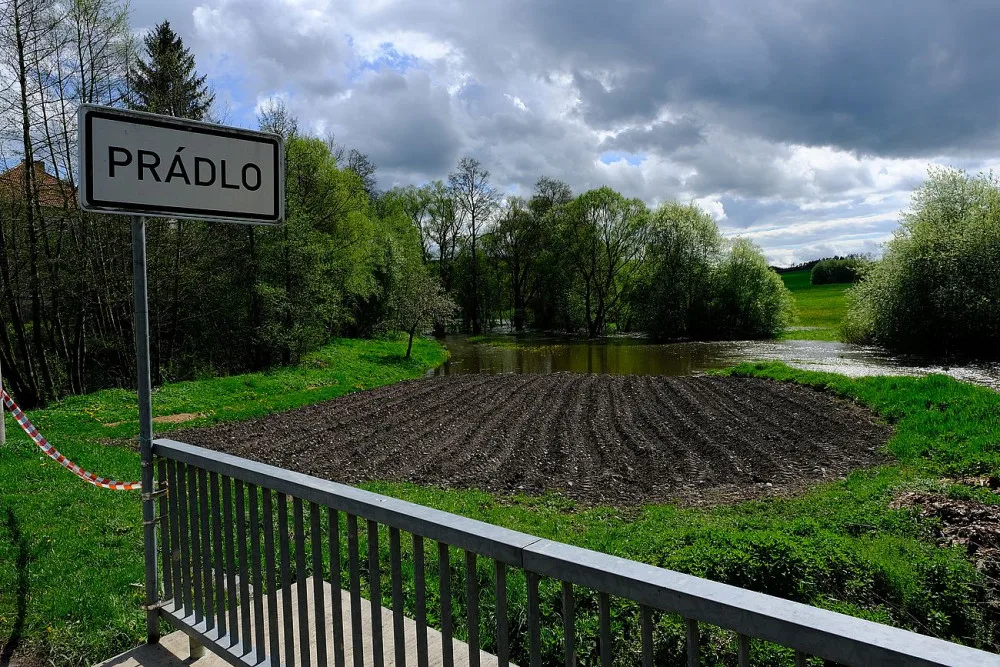 Nejvíce se vylila z břehů Úslava v obci Prádlo, na jediném místě v Česku tam platí 3. stupeň povodňové aktivity
