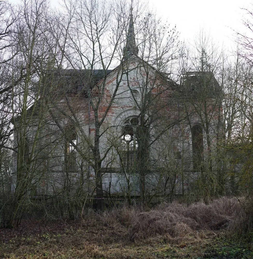 Skupina mladých nadšenců z Česka a Německa opravuje zdevastovaný kostel sv. Anny, foto: Prokop Šícha