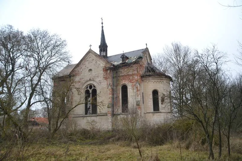 Skupina mladých nadšenců z Česka a Německa opravuje zdevastovaný kostel sv. Anny, foto: Národní památkový ústav