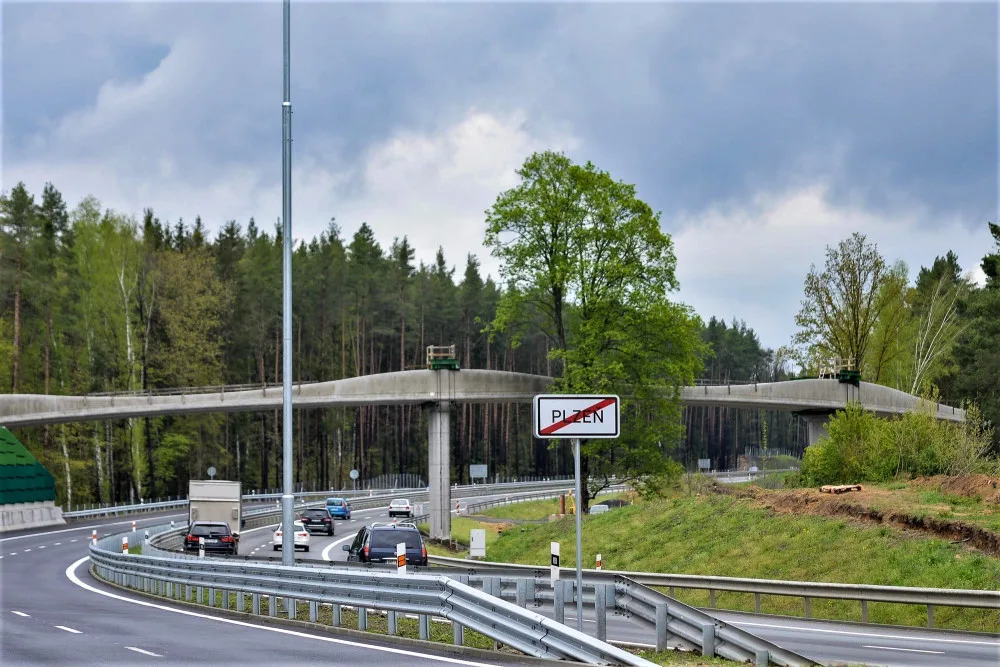 Cyklistům a chodcům začne sloužit nová lávka u Kameňáku od poloviny června