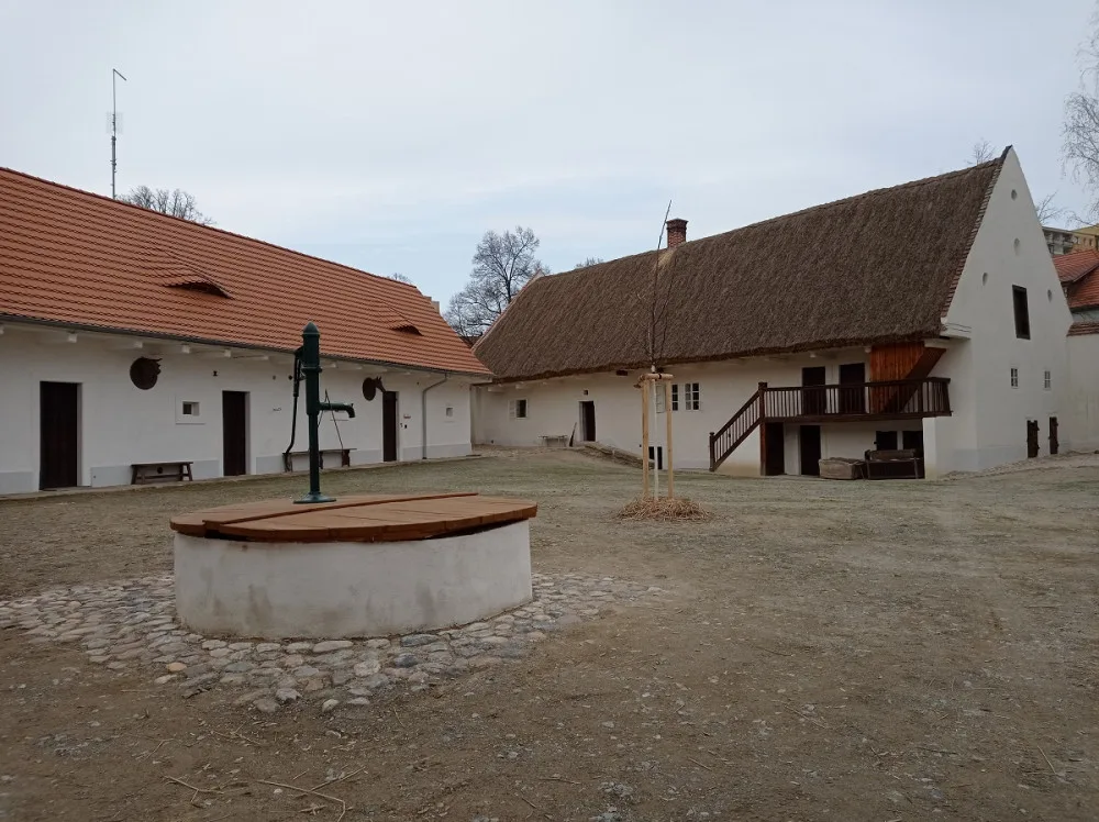 zrekonstruovaný selský dvůr U Matoušů v Plzni-Bolevci