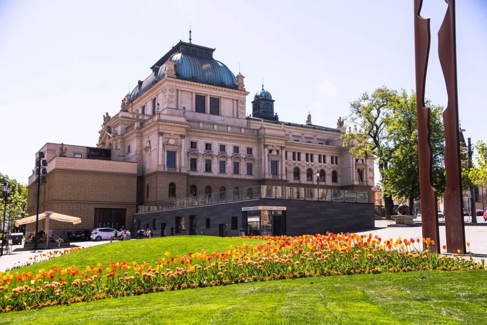 Divadlo J. K. Tyla v Plzni kvůli koronaviru odehrálo jen třetinu představení
