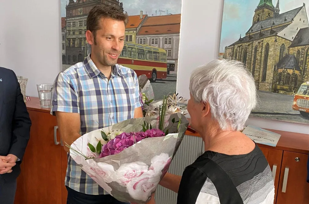 První setkání zachránce Jiřího Bouzka se zachráněnou Alenou Malou