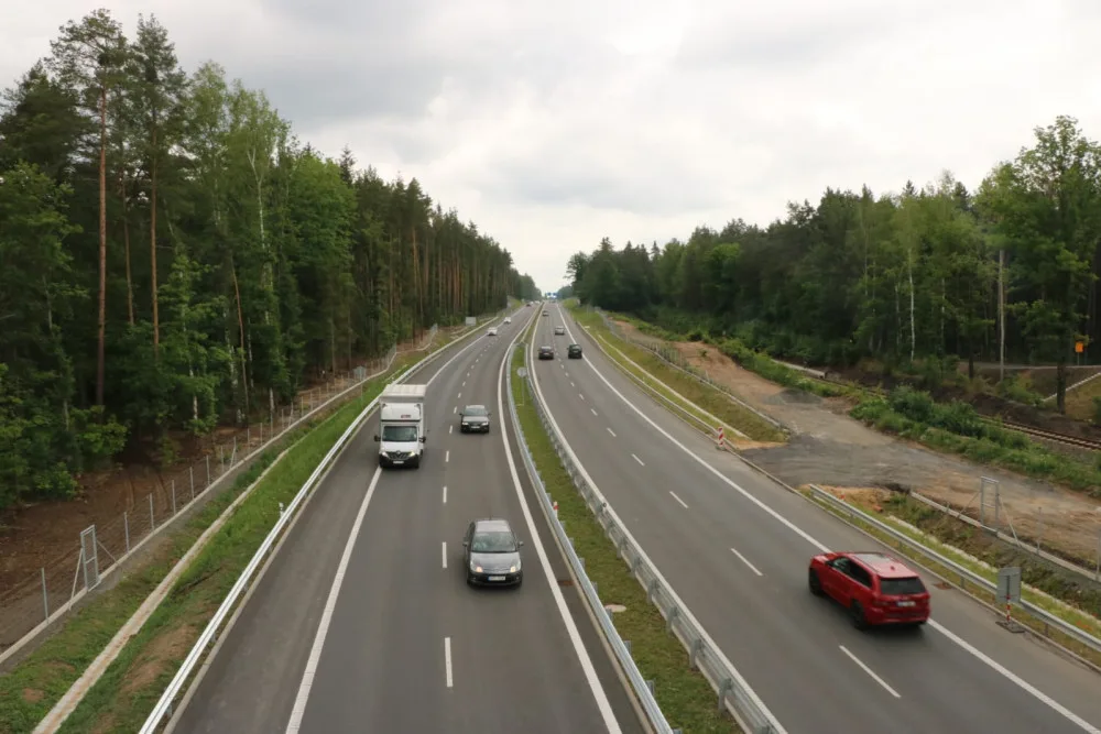 Bezpečnější a plynulejší provoz, ŘSD ukončilo na kraji Plzně důležitou silnici na Most