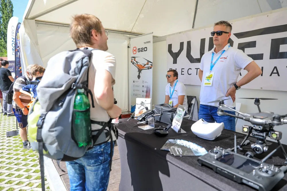Milovníci moderních technologií se opět dočkají festivalů Dronfest a Inovujeme Plzeň