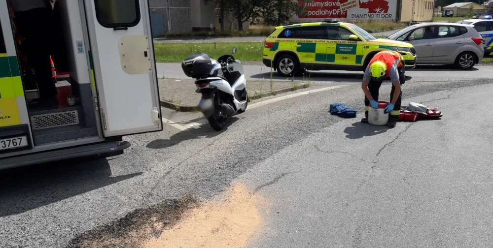 Druhá nehoda se stala na kruhovém objezdu u Štěnovic na Plzeňsku