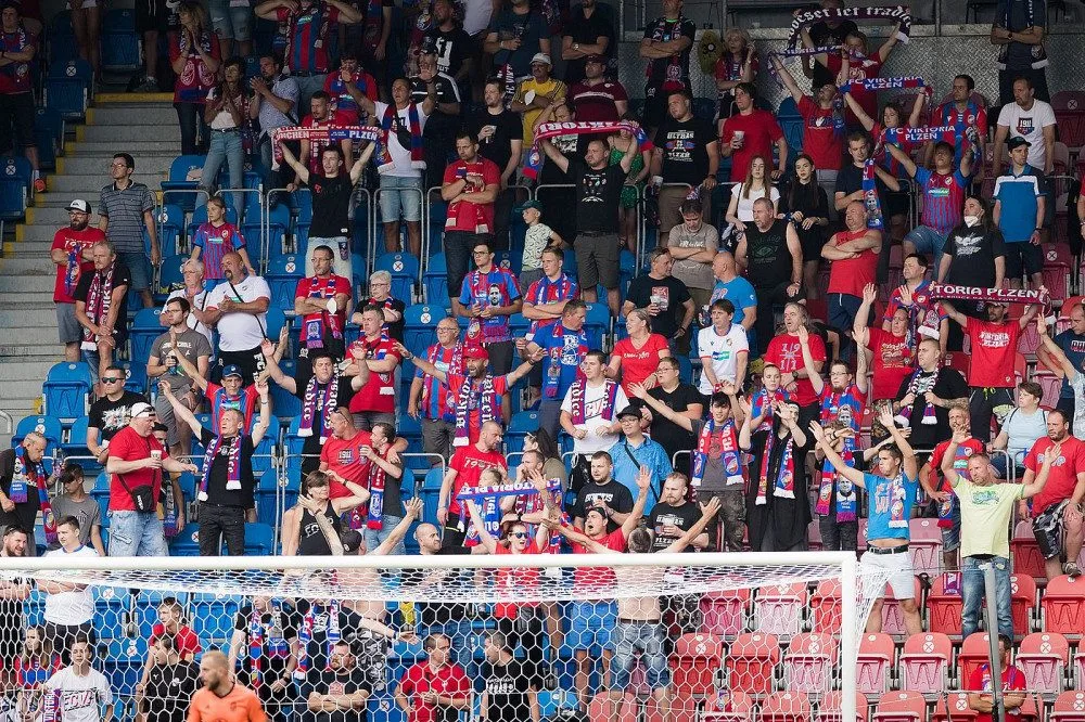 Viktoriánům vyšel vstup do sezóny i přes deset nemocných hráčů, teď zbrojí na čtvrteční odvetu s Brestem