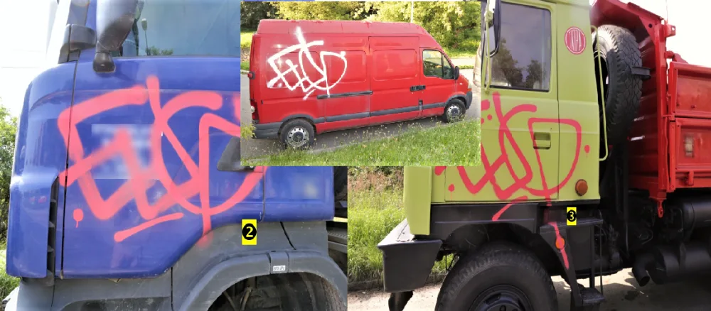 Vandal posprejoval tři automobily