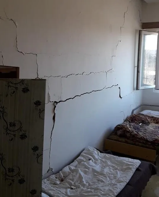 Za březnovou explozí na ubytovně jsou výpary toluenu, nájemník je na pokoji odpálil zapalovačem a málem uhořel
