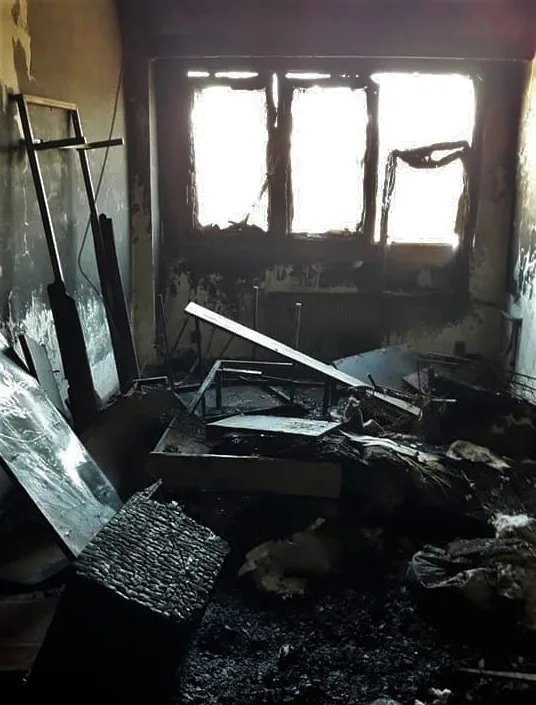 Za březnovou explozí na ubytovně jsou výpary toluenu, nájemník je na pokoji odpálil zapalovačem a málem uhořel