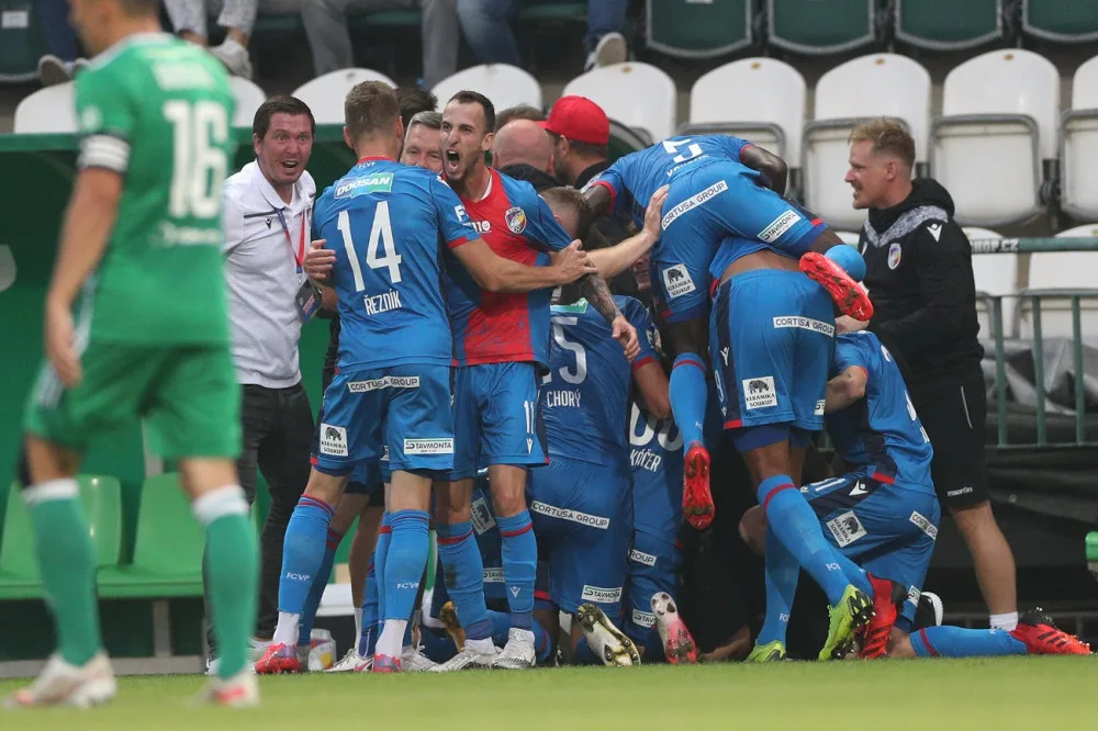 FC Viktoria Plzeň v Ďolíčku urvala těsné vítězství 2:1