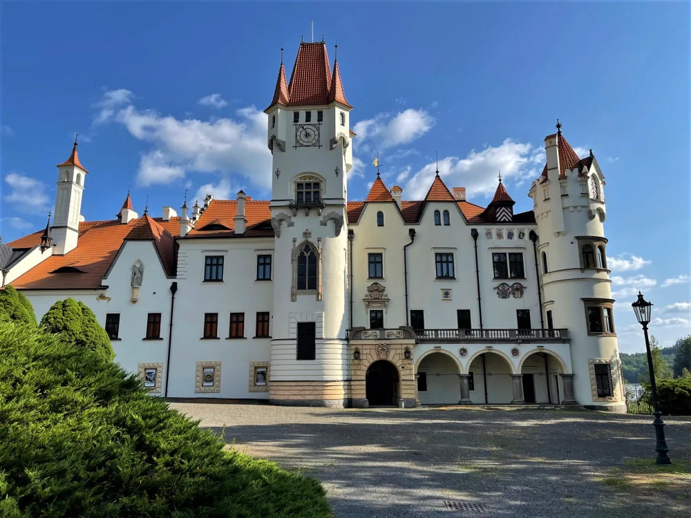 Hledáte nemovitost na investici? Pořiďte si romantický zámek Žinkovy za pouhých 26,5 milionu EUR