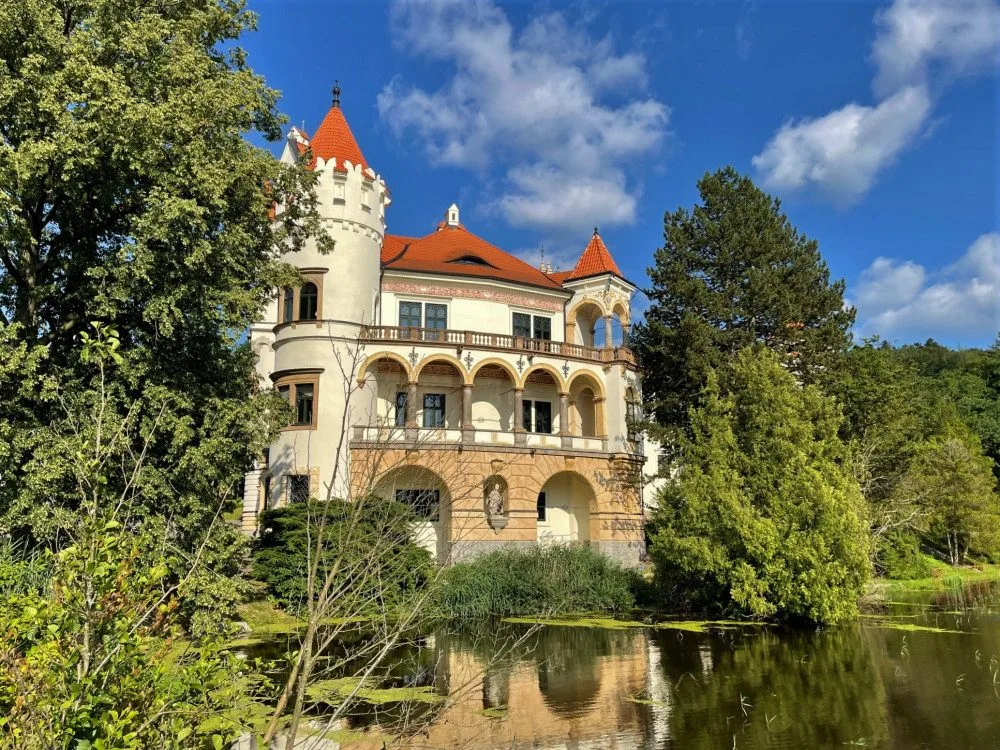 Hledáte nemovitost na investici? Pořiďte si romantický zámek Žinkovy za pouhých 26,5 milionu EUR