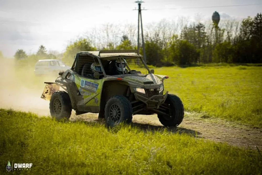 Jarka si splnila sen a svezla se v závodní buggy