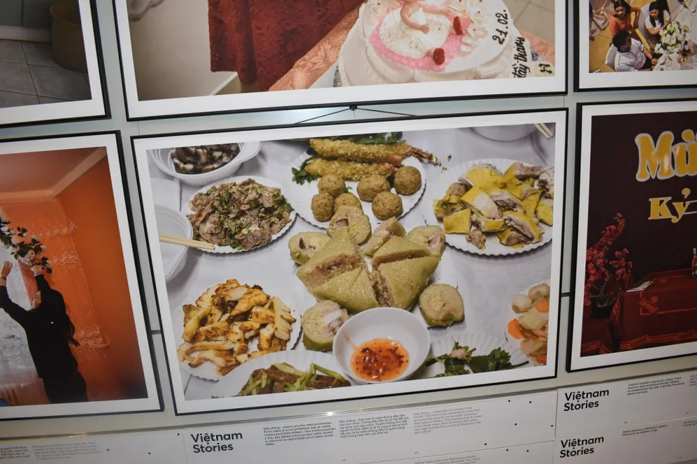 Vietnamce mají Češi spojené s večerkami a obchody, výstava se snaží ukázat jejich tradice a oslavy