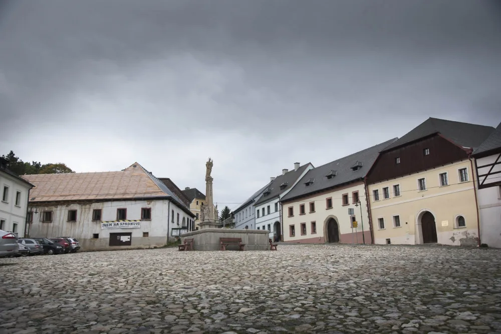 Památkově chráněný Dům Na Růžku v Úterý zachraňuje spolek místních nadšenců