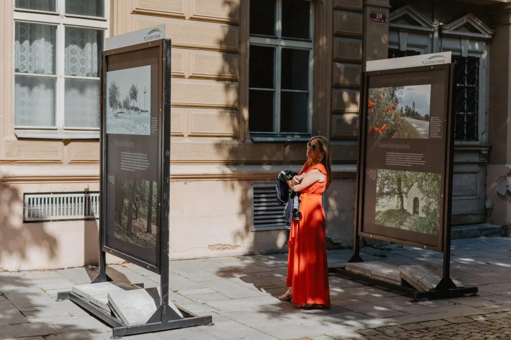 Krásu přírody Plzeňského kraje mohou lidé obdivovat na výstavě v Kopeckého sadech